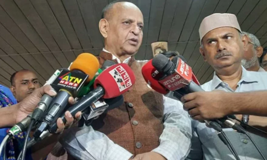 অ্যাস্ট্রাজেনেকায় স্বাস্থ্যঝুঁকি আছে কিনা, খতিয়ে দেখা হচ্ছে: স্বাস্থ্যমন্ত্রী