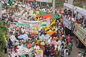 আওয়ামী লীগের আনন্দ শোভাযাত্রায় জনস্রোত