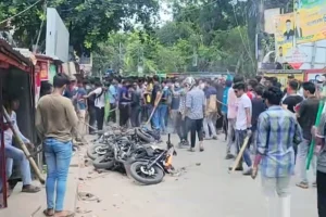 পাবনা থমথমে, শিক্ষার্থী-ছাত্রলীগ সংঘর্ষ
