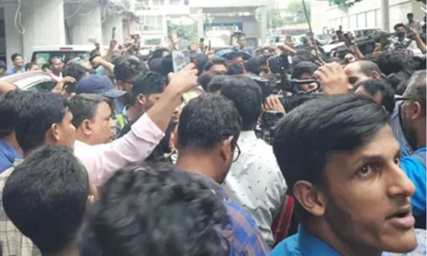 পরীক্ষা বাতিলের দাবিতে