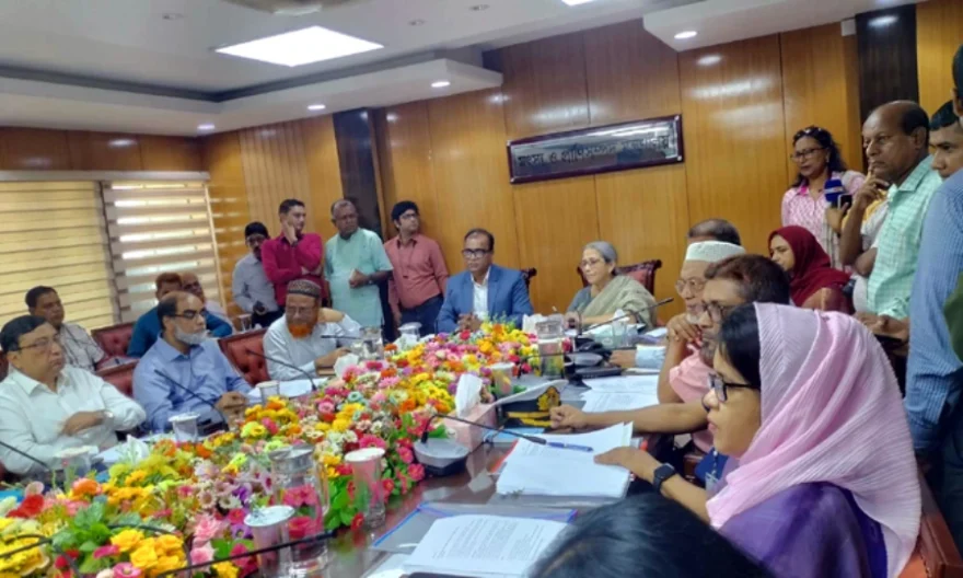 বিশেষ অনুরোধে ভারতে যাচ্ছে ইলিশ: মৎস্য উপদেষ্টা