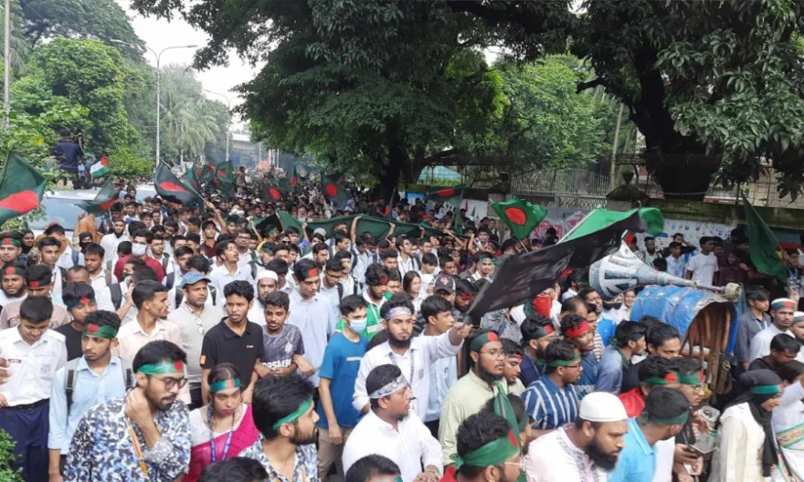 স্বৈরাচার পতনের একমাস পূর্তি, শহীদি মার্চে ছাত্র-জনতার ঢল