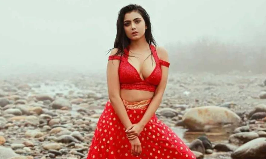 নিজ দেশেই বিপাকে ইধিকার নতুন ছবি!