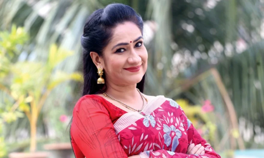 ‘আলো আসবেই’ এর মতো অন্য এক গোপন গ্রুপ নিয়ে মুখ খুললেন মনিরা মিঠু