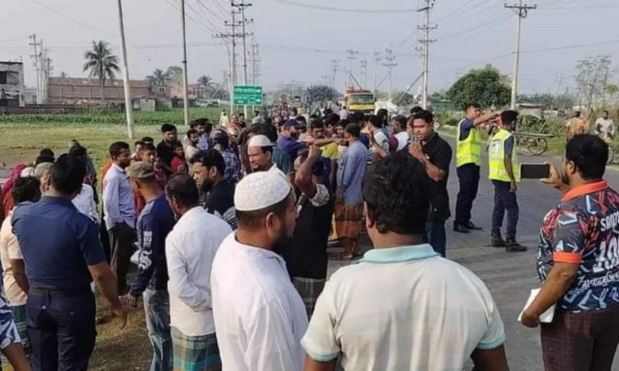 সাতক্ষীরায় মর্মান্তিক সড়ক দুর্ঘটনায় নিহত ৩