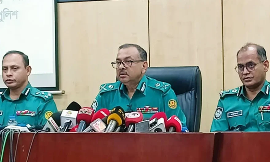 গত ১৫ বছরে রাজনৈতিক পরিচয়ে ৯০ হাজার পুলিশ নিয়োগ: ডিএমপি কমিশনার