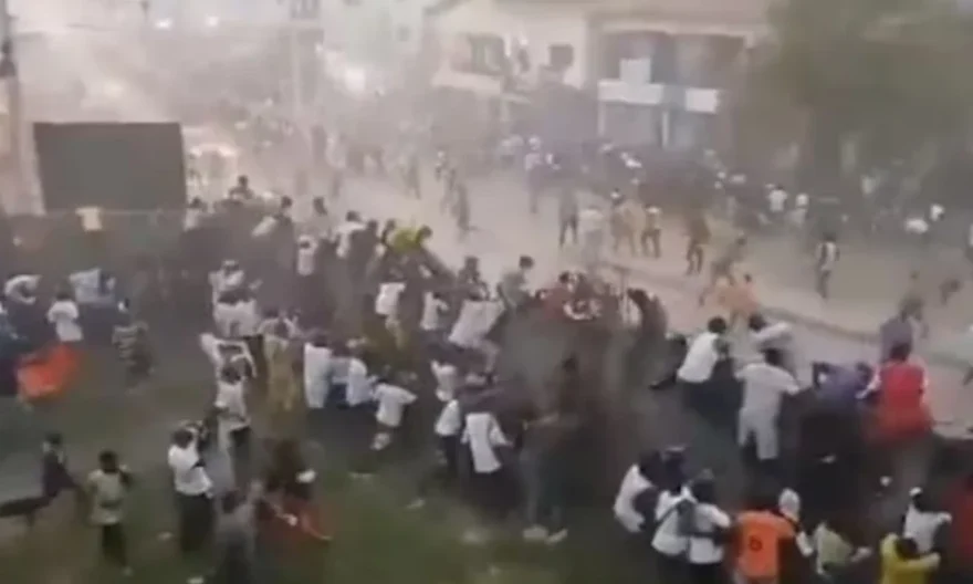 গিনিতে ফুটবল ম্যাচ চলাকালে তুমুল সংঘর্ষ, নিহত শতাধিক